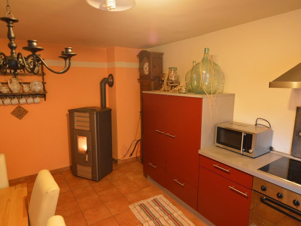 Charming Holiday Home In Neumagen Dhron Esterno foto